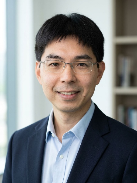 Portrait of Yik-Chung Wu